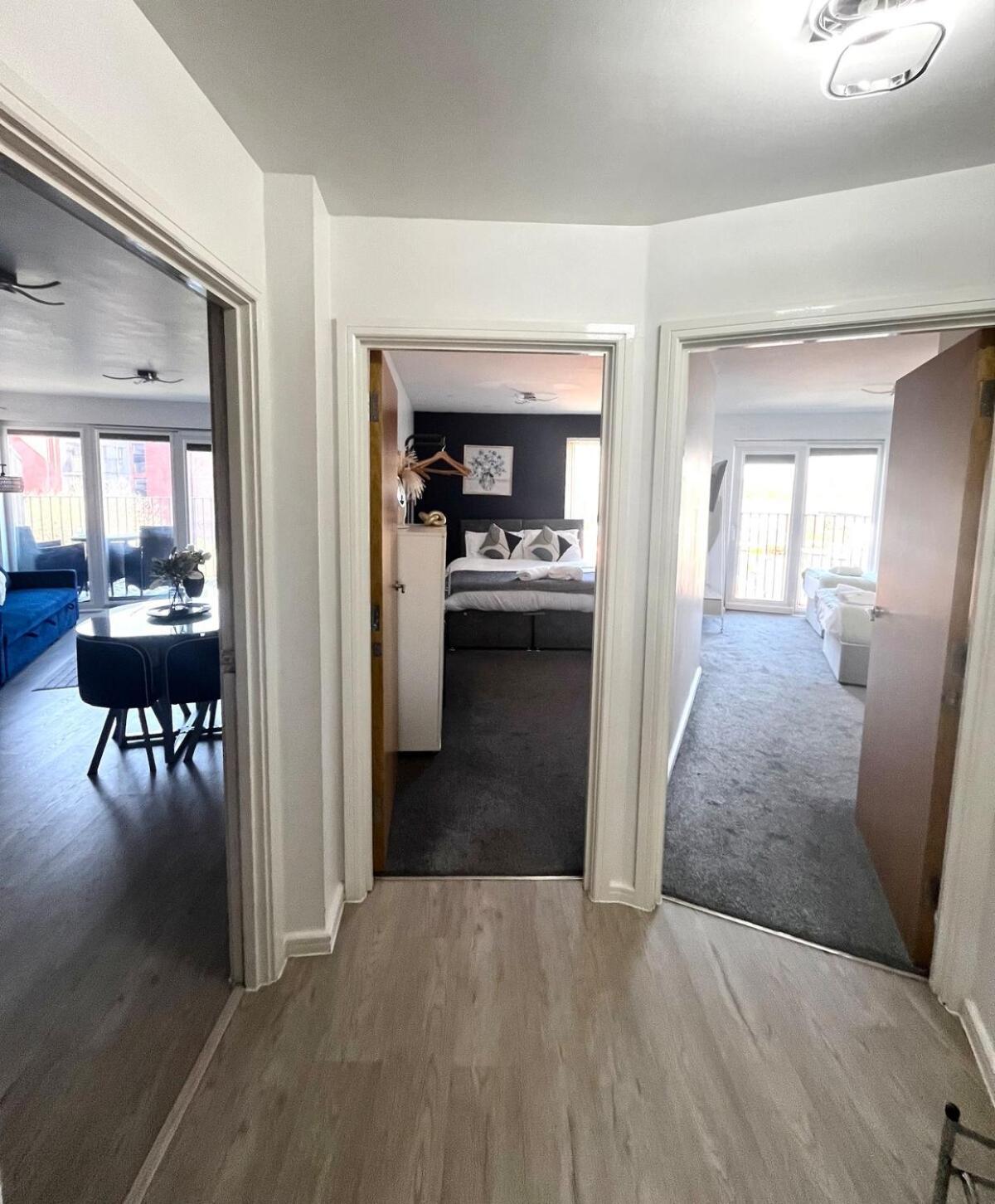 Serene 2-Bed Flat With Canal Views - Coop Live & Ethiad Manchester Exterior photo