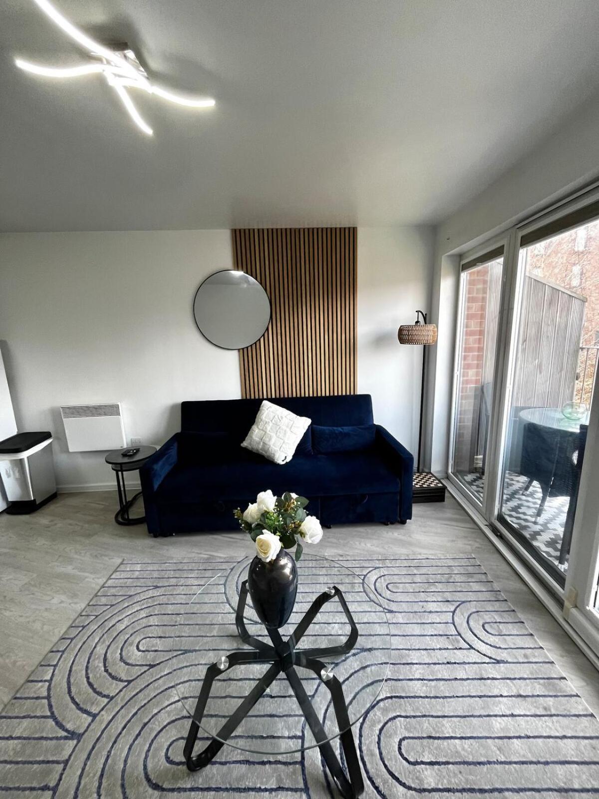Serene 2-Bed Flat With Canal Views - Coop Live & Ethiad Manchester Exterior photo